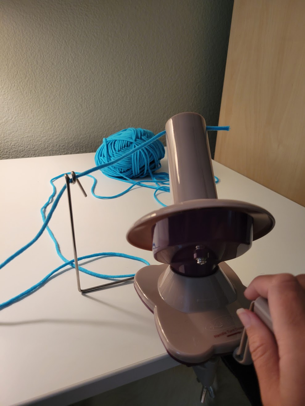 Yarn Ball Winders – How to Wind Your Loose Yarn - Amy's Amigurumi Adventure