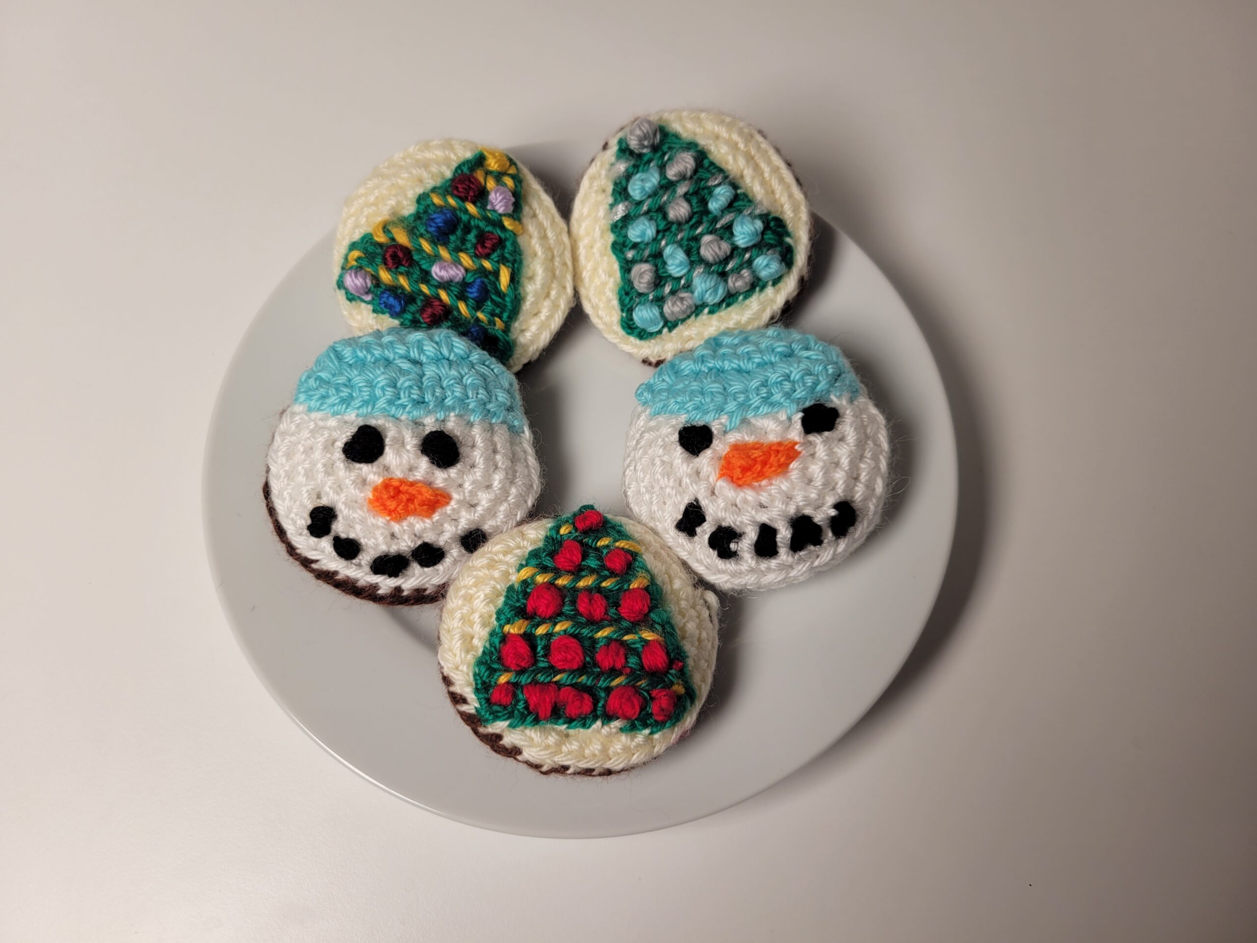How to Crochet a Snowman Sugar Cookie